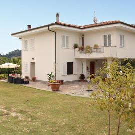 Gorgeous Apartment In Collesalvetti With Wifi