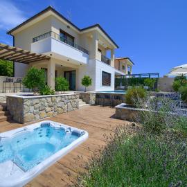 Luxury Villas LORD and LADY, hotel in Pinezici