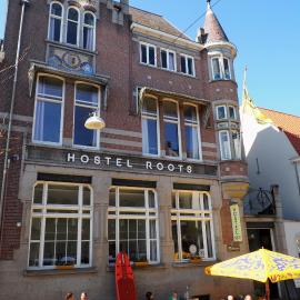 Hostel Roots، فندق في تيلبورغ