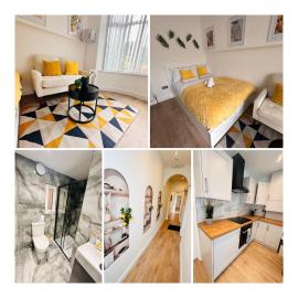 Newly Renovated Luxury Private Room with Shared Bathroom and with its own Kitchenette in Halesowen R1