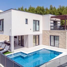 Villa Nina - heated pool - near Omiš, hotel a Tugare