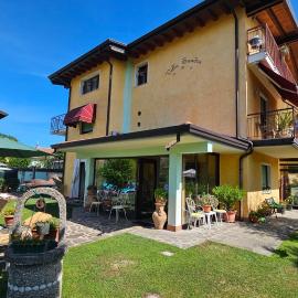 B&B Sandra