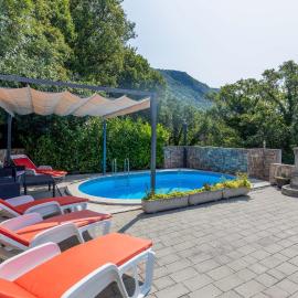 Beautiful Apartment In Bribir