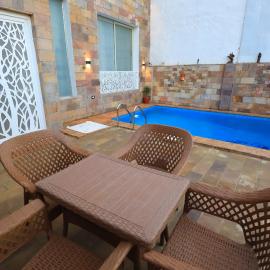 Jeanie's House: Al Karnak şehrinde bir otel