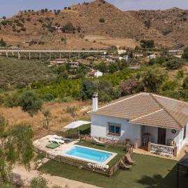 Awesome Home In Cartama, Hotel in Cártama