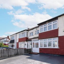 Spacious 3-Bed Home with Garden