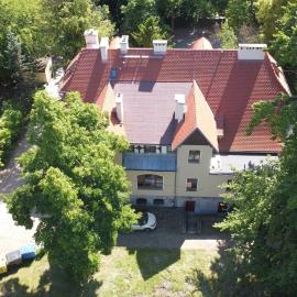 Willa Dąbrówka, hotel in Szczawno-Zdrój