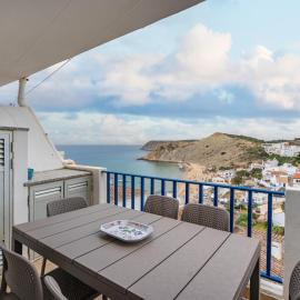 Retreat with sea view #1973, hotelli kohteessa Budens