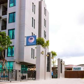 RQ Bangkok Sukhumvit 107 by Collection O, hotelli kohteessa Samut Prakan