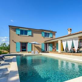 Villa Desire for 10 people in Central Istria with private 53 m2 pool and pet friendly