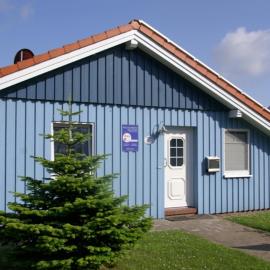 6 Personen Familienferienhaus mit Sauna, Whirlpool zwei Toiletten und Kaminofen in Otterndorf, hotel in Otterndorf