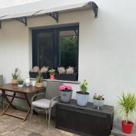 Schöne Ferienwohnung mit Terrasse, nur 2 Minuten zur Autobahn, hotel in Wermelskirchen