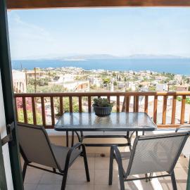 Cozy Home with Panoramic View, hotelli kohteessa Vathí