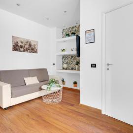 SIMPLY HOME SARONNO Stazione-Centro-Milano-Varese-Como-MXP, hotel a Saronno