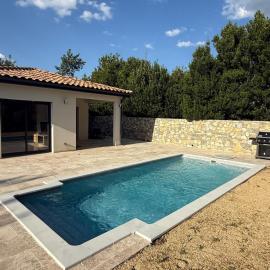 Maison avec piscine, jardin et terrasse - Blauzac, viešbutis mieste Blauzac