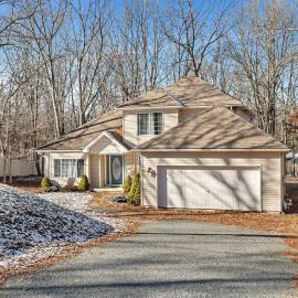 Pocono Home Hot tub Camelback Lake Pool, hotell Albrightsville’is
