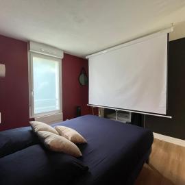 Suite Rohmer Vidéoprojecteur et cocon intimiste、Léguevinのホテル