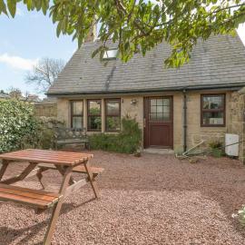 Stable Cottage, hotel in Alnwick