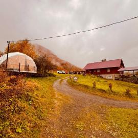 Mountain Glamping Chirdili, hotel i Maghrani