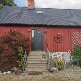 RUSTIC MAID´S ROOM, готель у місті Lövestad