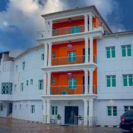 HomeWorth Hotel, hotel din Efiran