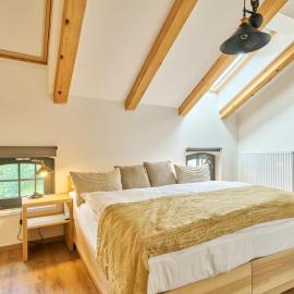 Apartment Luxury Mountain Attic with AC & Netflix by Interhome