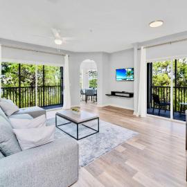 Near Disney - 3BR Condo - Games Pool & Sauna, hotel din Orlando