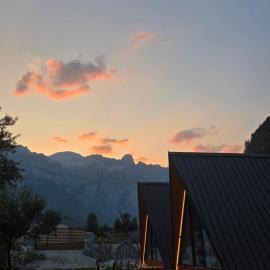 Thethi Sky Lodge, отель в городе Тети