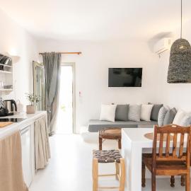 Aeolus studio, hotel in Skaládhos