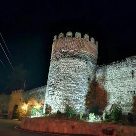 Sighnaghi Hotel Fence Door&Сигнахи Отель Ворота Крепости&სიღნაღი სასტუმრო გალავნის კარი, מלון בסיגנאגי