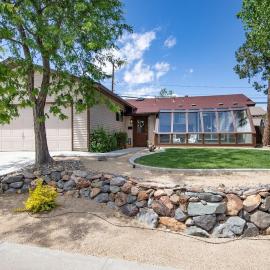 Reno Retreat-Near Downtown-UNR-Family Fun, khách sạn ở Reno