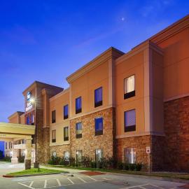 Best Western Bastrop Pines Inn，巴斯特羅普的飯店