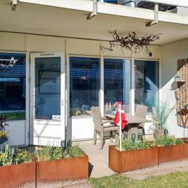 4 person holiday home in Ringkøbing-By Traum, хотел в Рингкьобинг