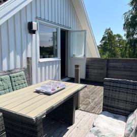 Apartment on Orust near the Sea, hotel en Nösund