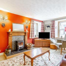 Holly Tree Cottage, hotel in Tain