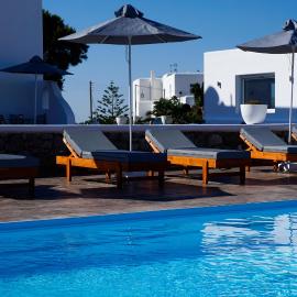 Casa Nostra Mykonos Boutique Rooms & Studios, hotel u gradu Glastros