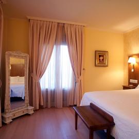 Hotel Villa de Larraga, hotell i Larraga