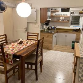 Studio apartment in split level bungalow with pool access, hotel in Cochin