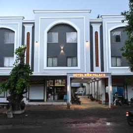 Hotel RRR Palace, Hotel in Maheshwar