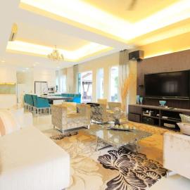 A Chic 4BR Oasis with Gazebo Your Dream Getaway, hotel i Cheras