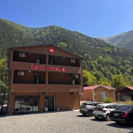 Uzungöl İnci Otel 2, hotel Çaykara városában