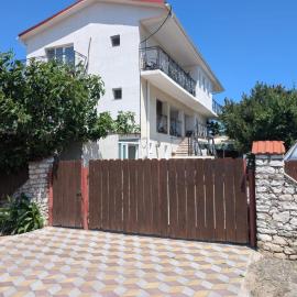 ZAMBILELOR 3, hotell i 2 Mai