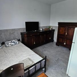 Pokoje Ługowa blisko SUNTAGO, DEEPSPOT "3", hotel sa Mszczonów