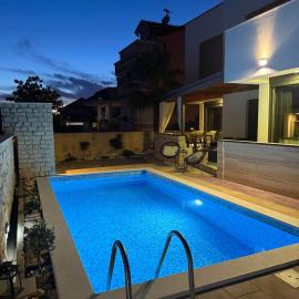 Kuća za odmor MARIA, hotel u gradu Vodice