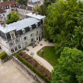 Logis Hôtel Les Maréchaux, hotel v destinaci Auxerre