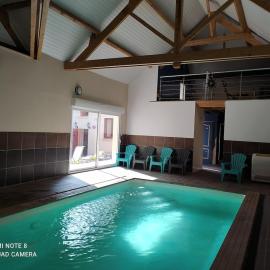gite le jouteau, piscine interieure, babyfoot, ping pong
