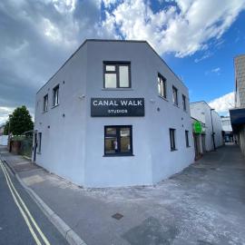 Canal Walk Studio Apartments, hotel in Southampton