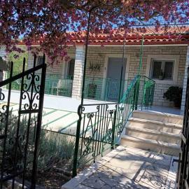 Paxos Rock Apartments, Hotel in Gaios