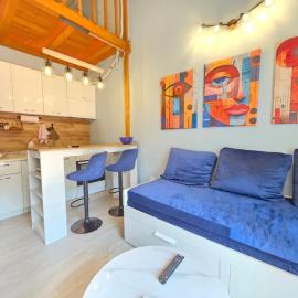Luka's loft studio, hotel sa Prčanj