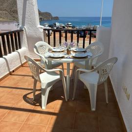 Apartamento con vistas al mar en la Isleta del Moro, מלון בניחאר